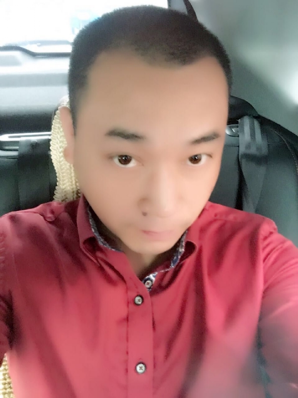 在一个路口等的第一张照片--荆州相亲服务中心