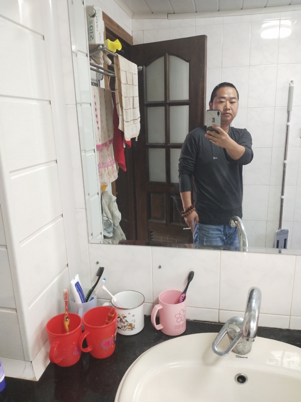 半世人间的第二张照片--荆州相亲服务中心
