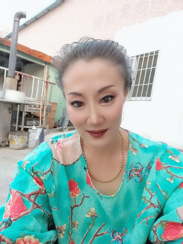 燕子的第三张照片--荆州相亲服务中心