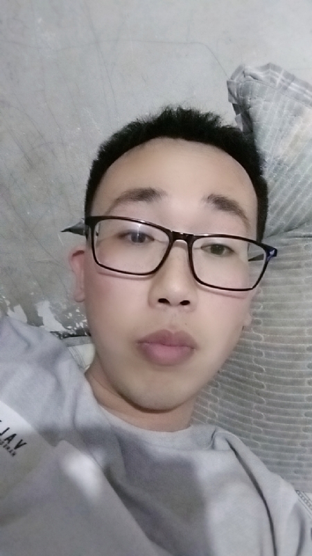 喜欢比我大的女人的第一张照片--荆州相亲服务中心