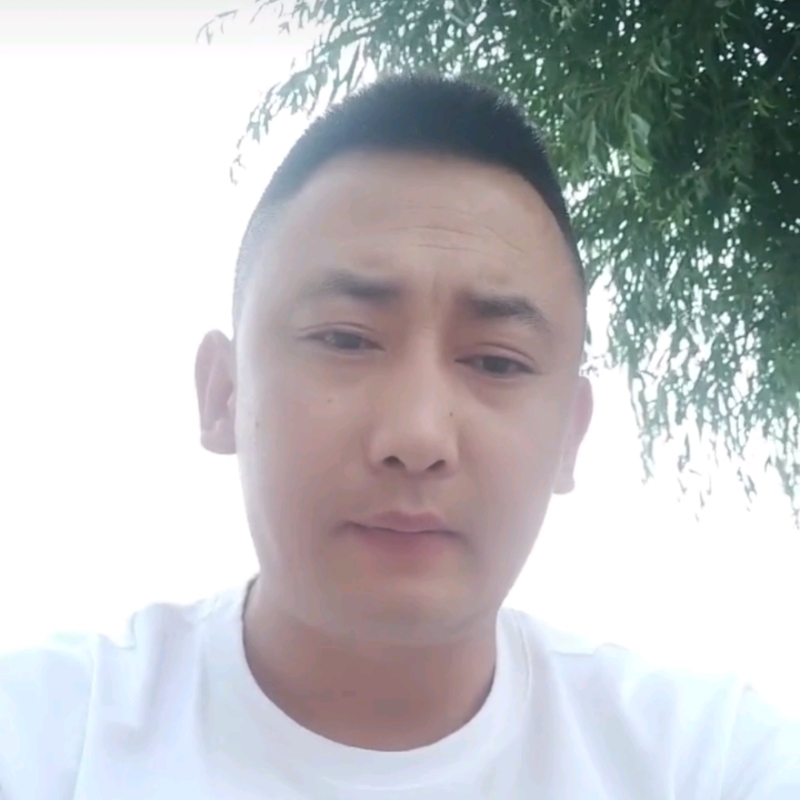 潇洒的第一张照片--荆州相亲服务中心