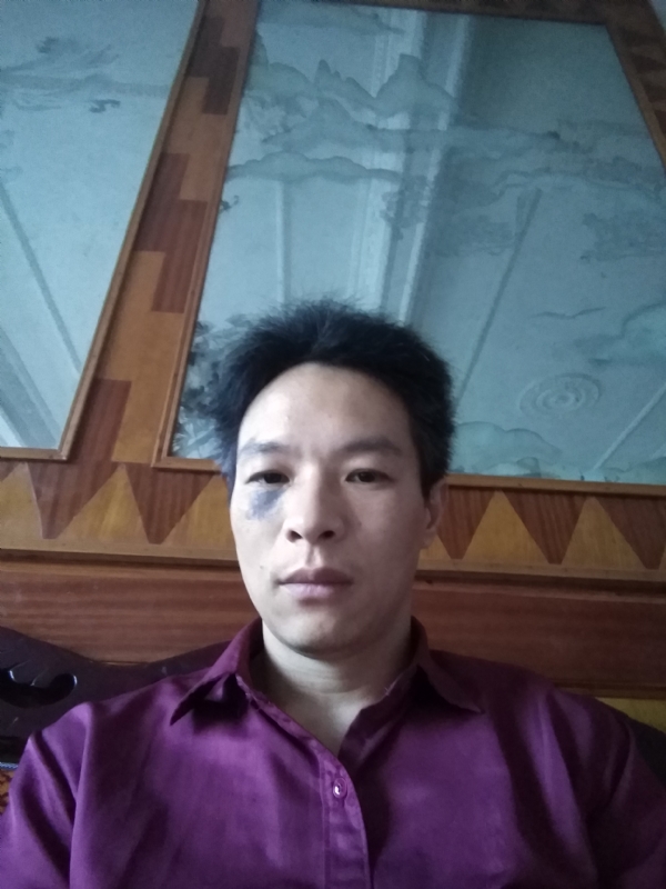 风中落叶的第一张照片--荆州相亲服务中心