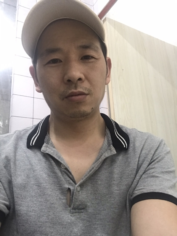 老何的第一张照片--荆州相亲服务中心