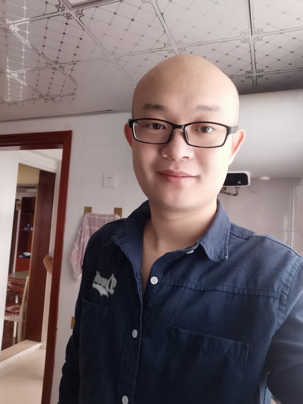 凝望远方的第一张照片--荆州相亲服务中心