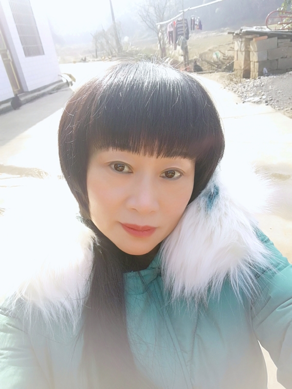 金鱼儿的第一张照片--荆州相亲服务中心