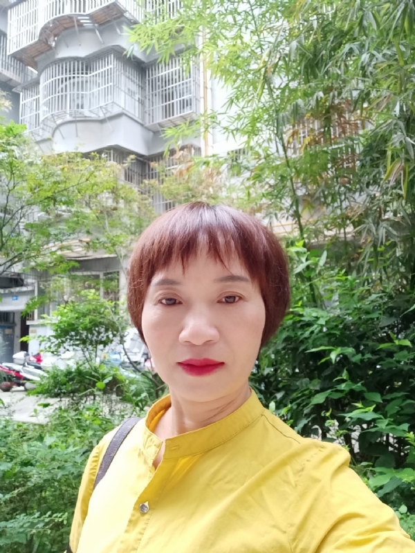 小瓶子的第二张照片--荆州相亲服务中心