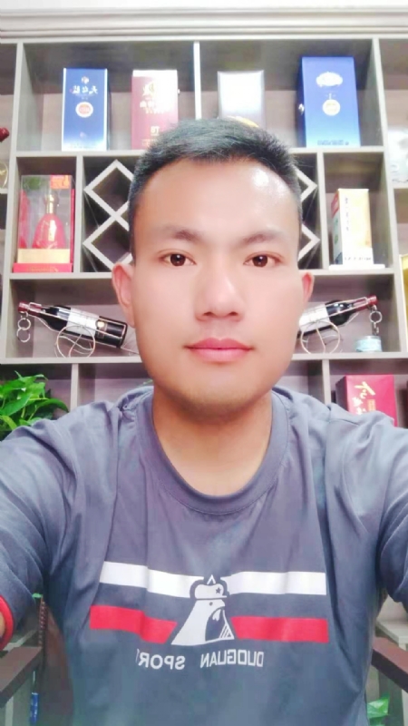 钱乾的第一张照片--荆州相亲服务中心