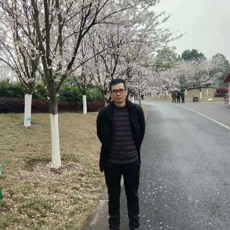 痴心爱人的第一张照片--荆州相亲服务中心
