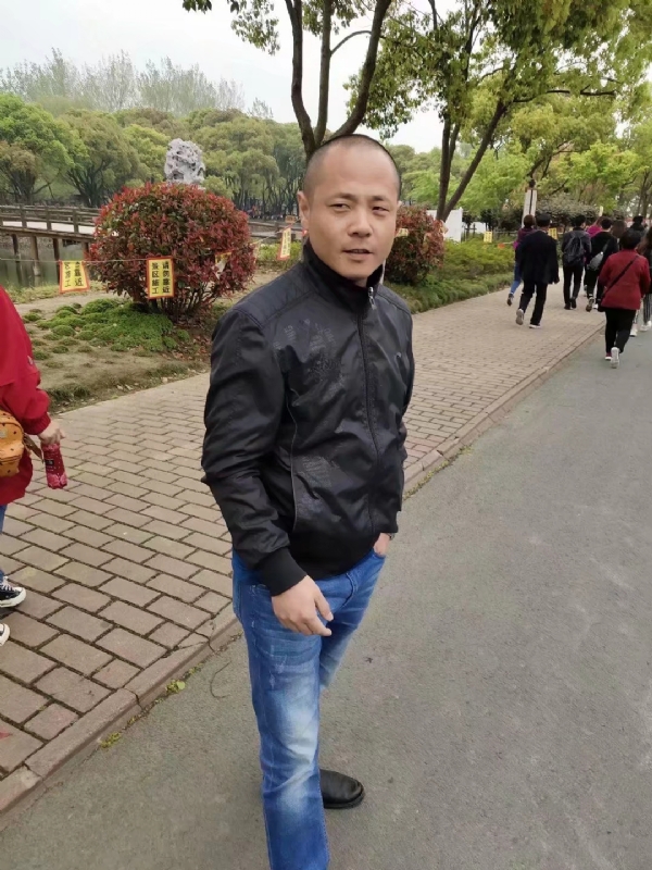 傻子的第一张照片--荆州相亲服务中心
