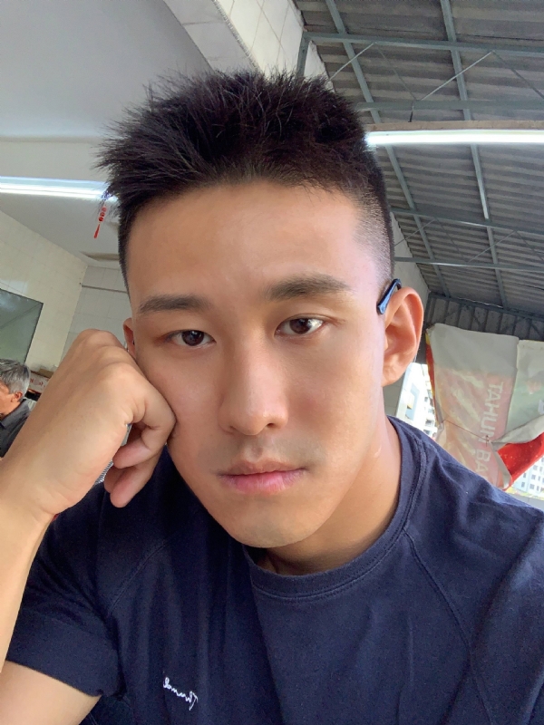 相见恨晚的第二张照片--荆州相亲服务中心