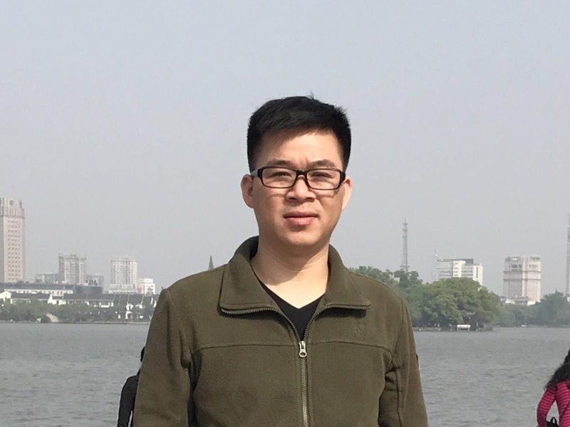 孔雀鱼的第一张照片--荆州相亲服务中心