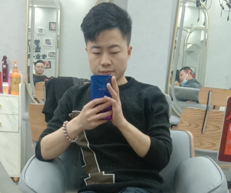 无法自拔的第一张照片--荆州相亲服务中心
