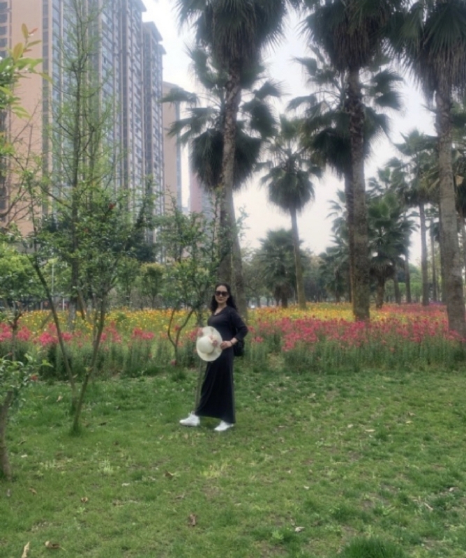 粉墨登场的第一张照片--荆州相亲服务中心