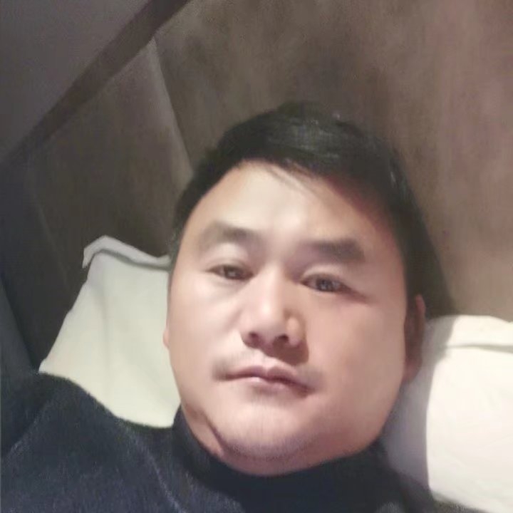 奔跑的第四张照片--荆州相亲服务中心