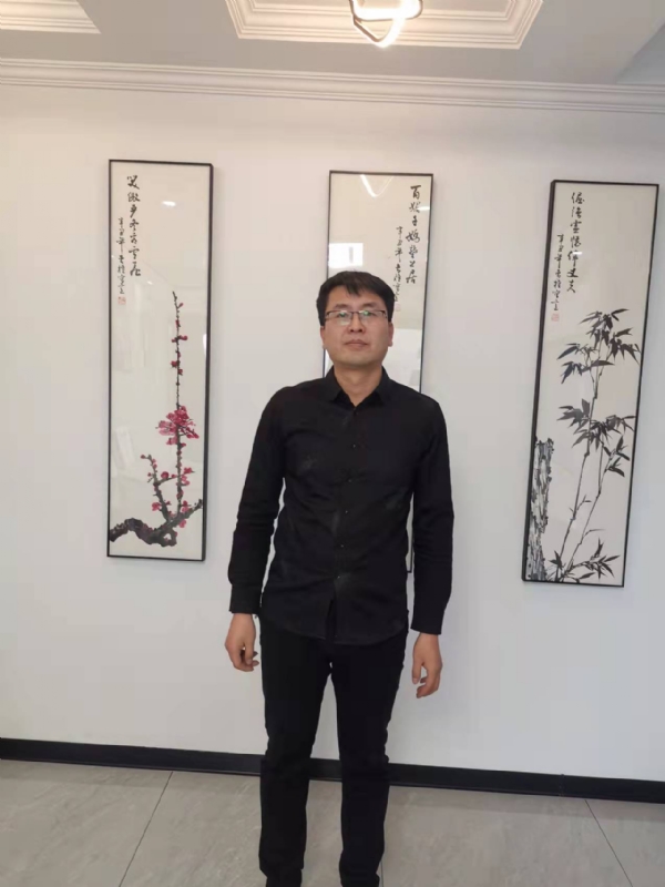 情义比天高的第一张照片--荆州相亲服务中心