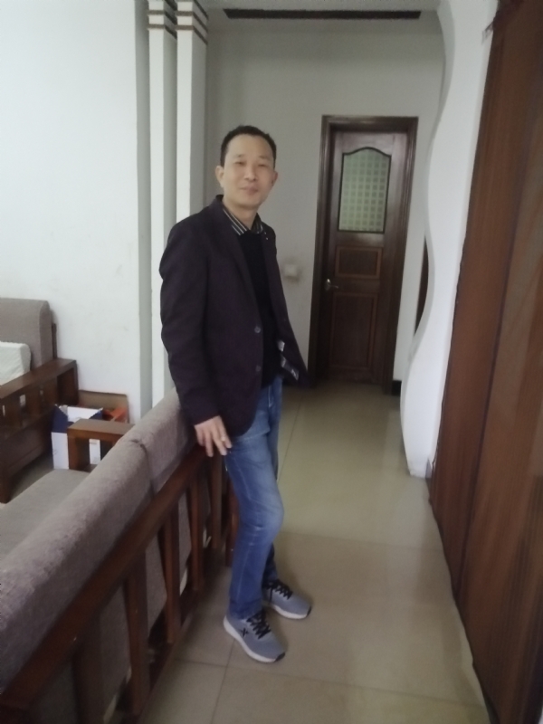 相亲相爱的第二张照片--荆州相亲服务中心