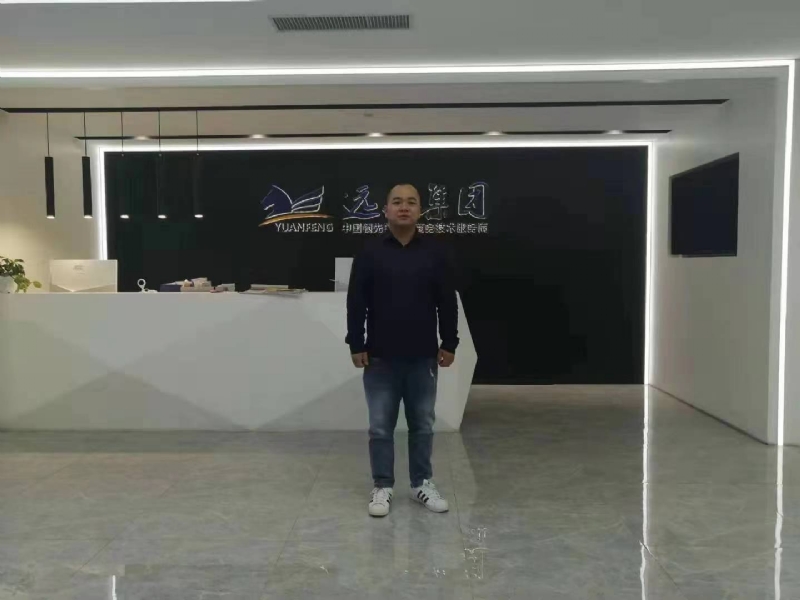 远去的雄鹰的第一张照片--荆州相亲服务中心