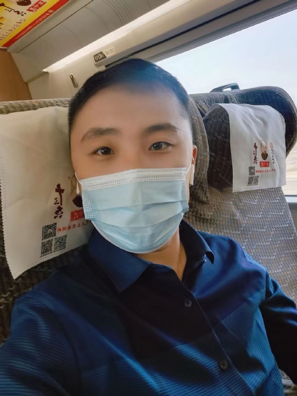 孤独的小屁猪的第二张照片--荆州相亲服务中心