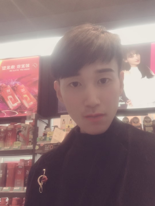 唯美的爱情故事的第一张照片--荆州相亲服务中心