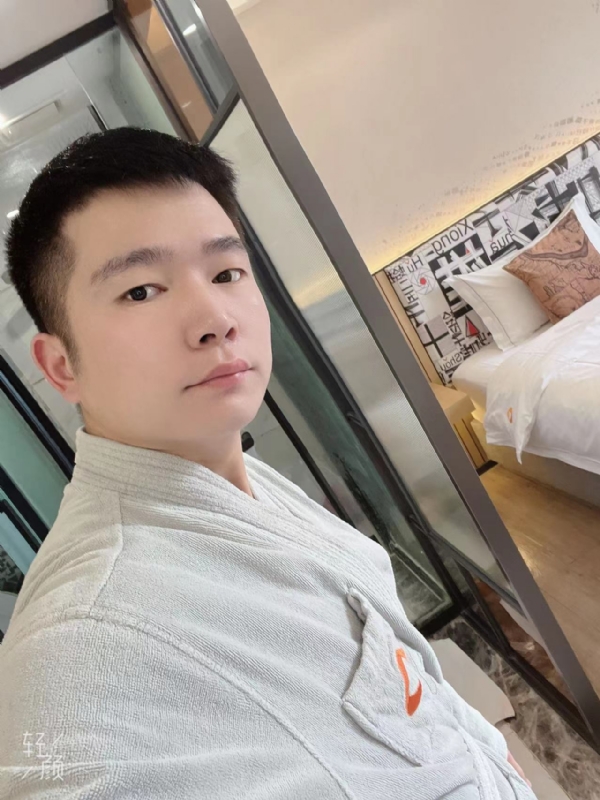 绿帽的第一张照片--荆州相亲服务中心