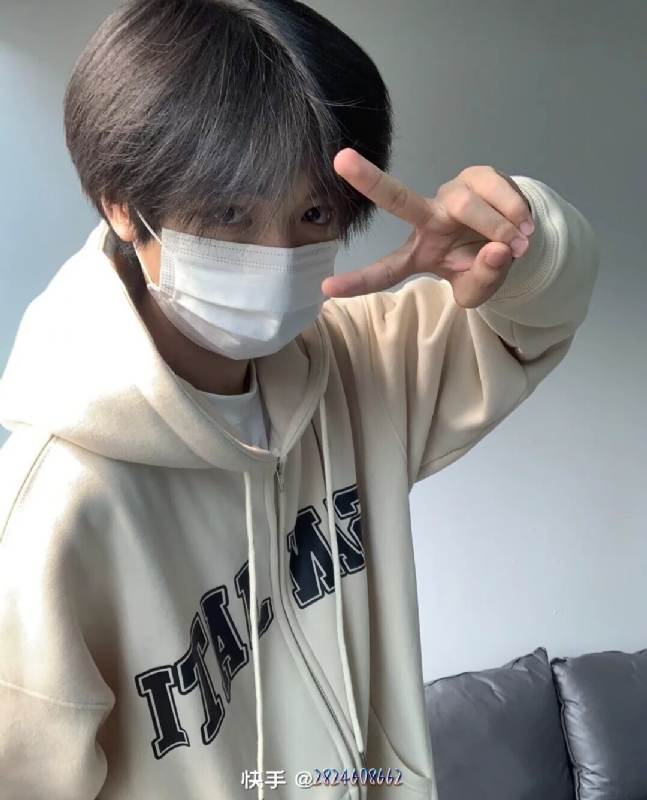 emo的风的第一张照片--荆州相亲服务中心