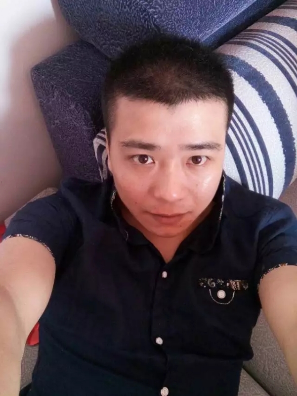 漫步的面包的第一张照片--荆州相亲服务中心