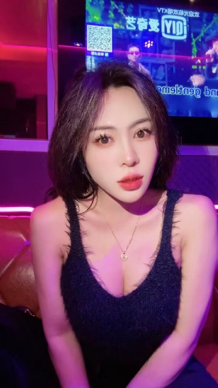 素素可月的第一张照片--荆州相亲服务中心