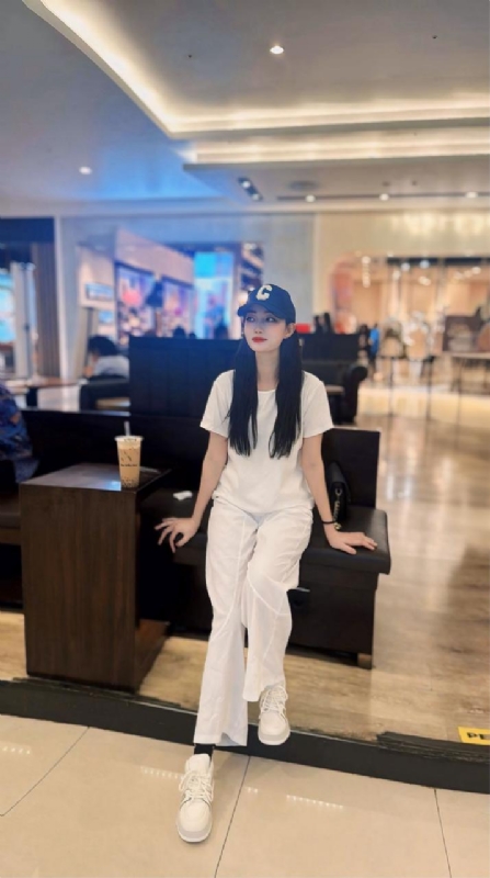 卖火柴的小女孩的第一张照片--荆州相亲服务中心