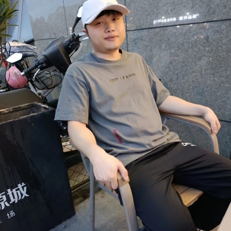 风吹半夏的第一张照片--荆州相亲服务中心