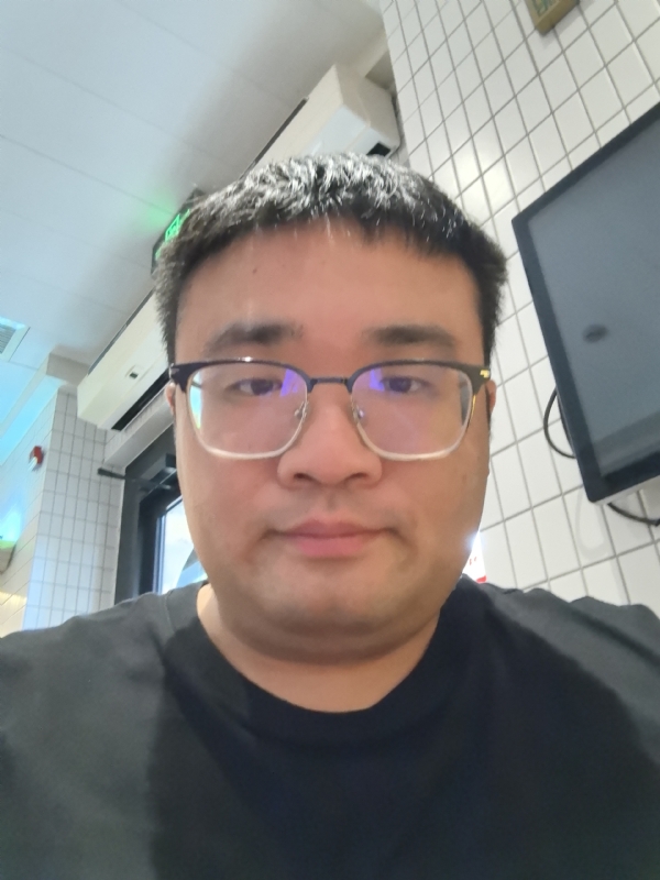 君临天下的第三张照片--荆州相亲服务中心
