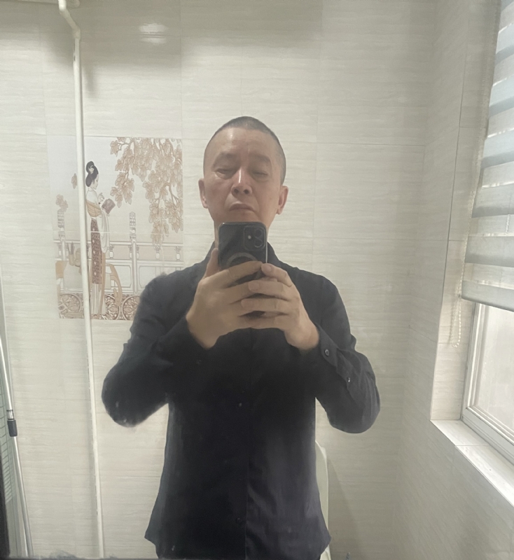 荣哥的第一张照片--荆州相亲服务中心