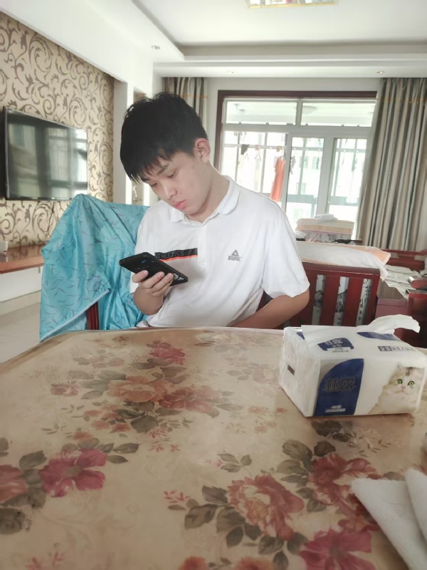 铁在烧的第一张照片--荆州相亲服务中心