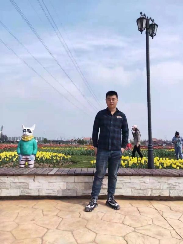 海阔天空的第一张照片--荆州相亲服务中心