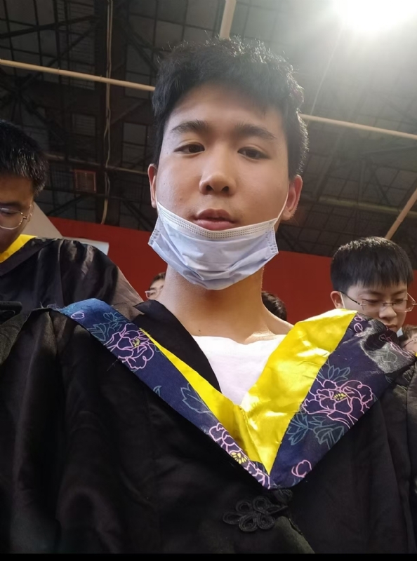 落落大方的第一张照片--荆州相亲服务中心