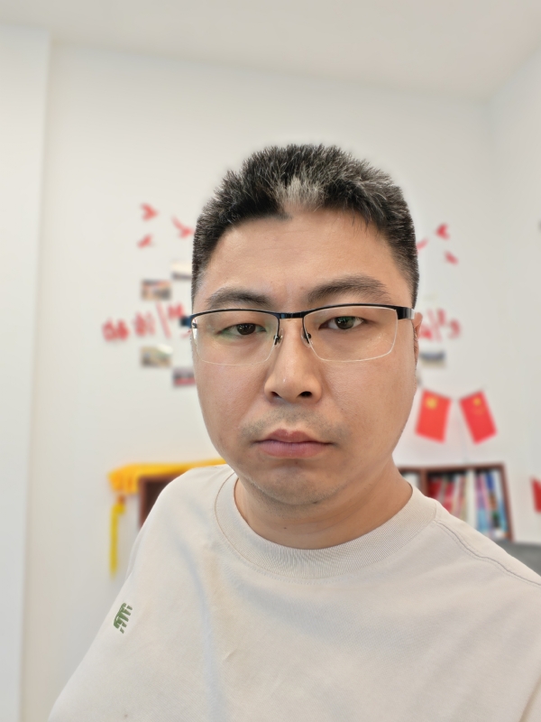 苦海寻舟的第一张照片--荆州相亲服务中心