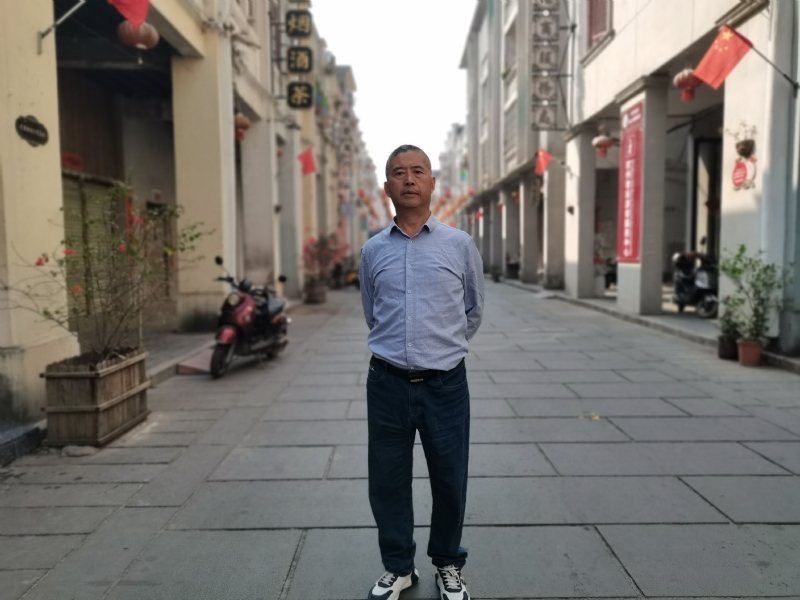 一粒尘埃的第一张照片--荆州相亲服务中心