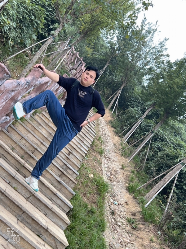 择一人白头偕老的第二张照片--荆州相亲服务中心