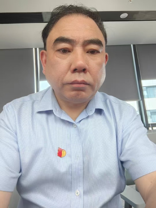 邹先生的第二张照片--荆州相亲服务中心