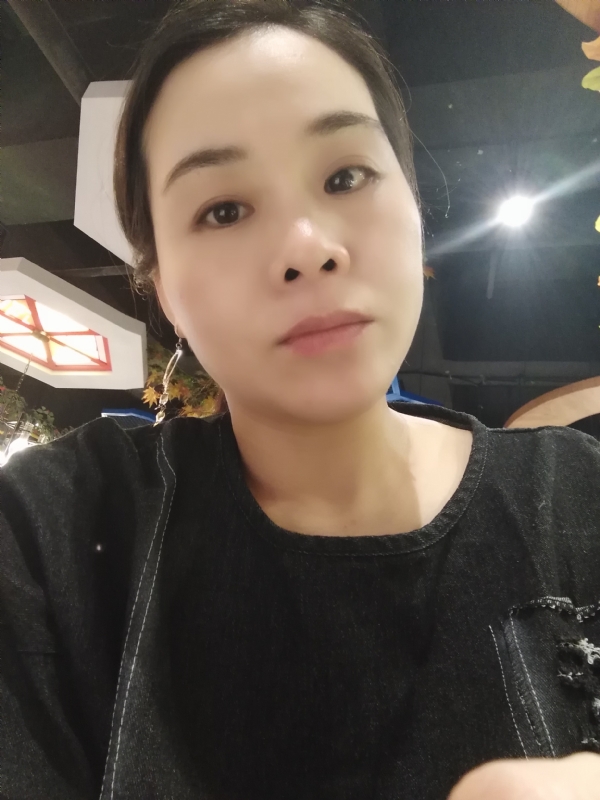 喜欢黑巧的第一张照片--荆州相亲服务中心